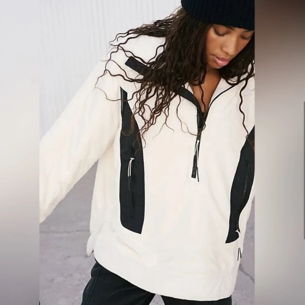 NWOT Free People Movement Climber Fleece Pullover Jacket Ivory and Black